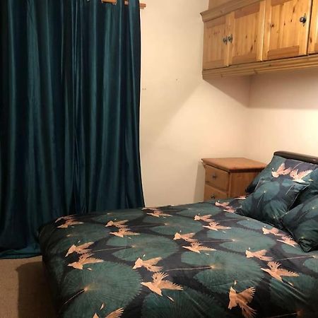 Lovely One-Bed Condo With Free Parking On Premises Sunderland  Zewnętrze zdjęcie
